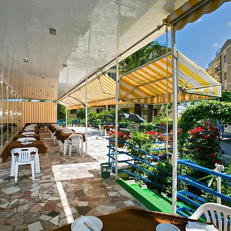 Hotel Antares 3*