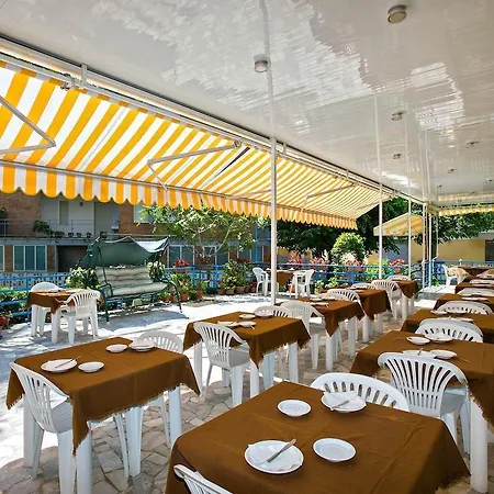 Antares Hotel 3*