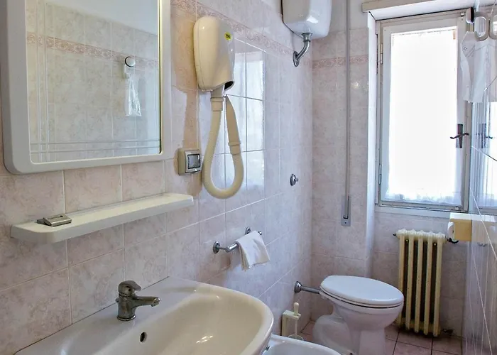 Antares מלון